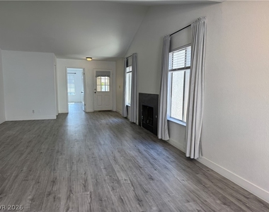 2507 Berwick Court - Photo Thumbnail 2