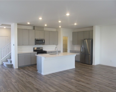 9172 Eagle Ford Street - Photo Thumbnail 4