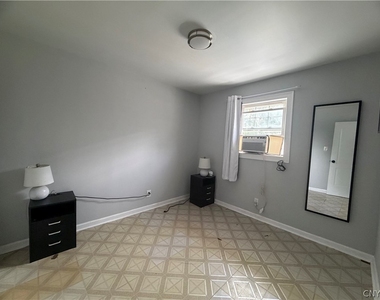 1628 Steuben Street - Photo Thumbnail 5