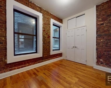 East 12th Street - Photo Thumbnail 3