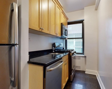 East 56th Street - Photo Thumbnail 3