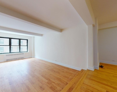 East 56th Street - Photo Thumbnail 5