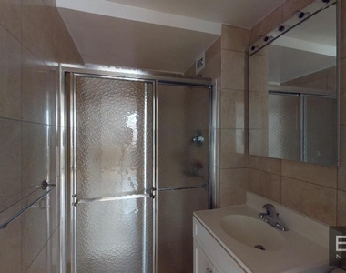East 79th Street - Photo Thumbnail 4