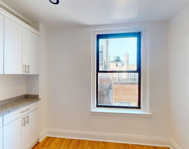 West 79th Street - Photo Thumbnail 2