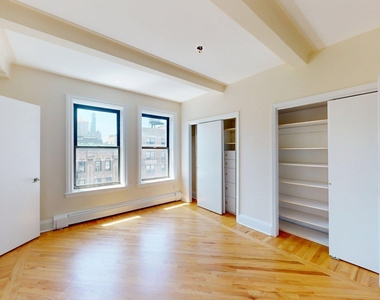 West 79th Street - Photo Thumbnail 3