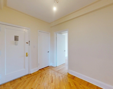 West 79th Street - Photo Thumbnail 5