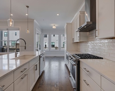 398 Concord Street - Photo Thumbnail 9