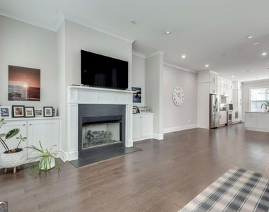 398 Concord Street - Photo Thumbnail 8