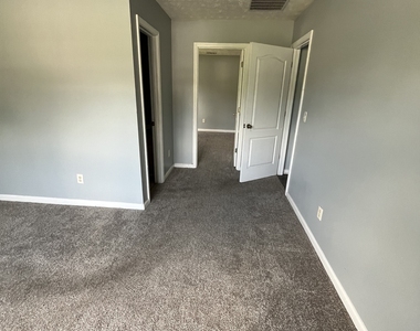 506 Rosewood Circle - Photo Thumbnail 41
