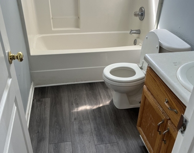 506 Rosewood Circle - Photo Thumbnail 27