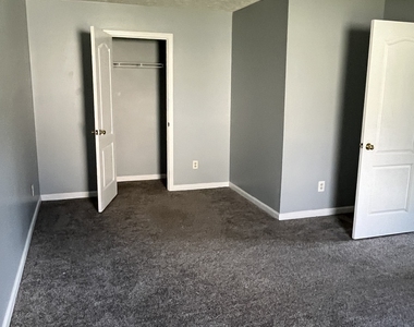 506 Rosewood Circle - Photo Thumbnail 37