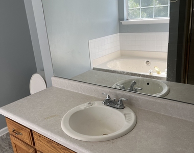 506 Rosewood Circle - Photo Thumbnail 19