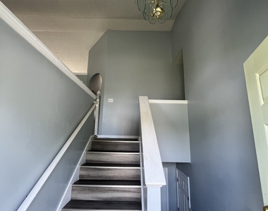 506 Rosewood Circle - Photo Thumbnail 2