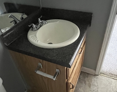 506 Rosewood Circle - Photo Thumbnail 35