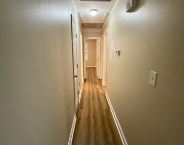 513 Cherokee Court - Photo Thumbnail 15