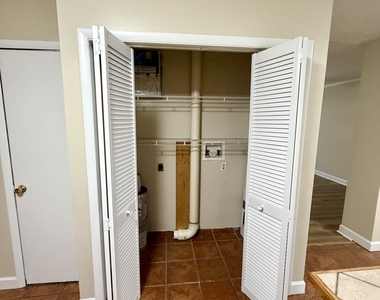 513 Cherokee Court - Photo Thumbnail 13