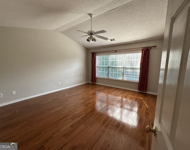 500 Stambridge Court - Photo Thumbnail 8