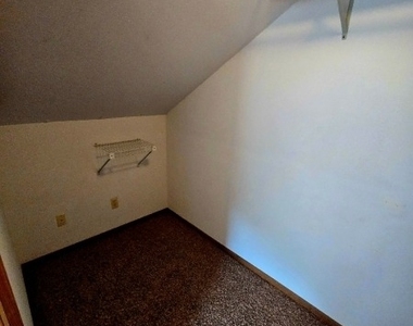 20 Augusta Dr - Photo Thumbnail 13