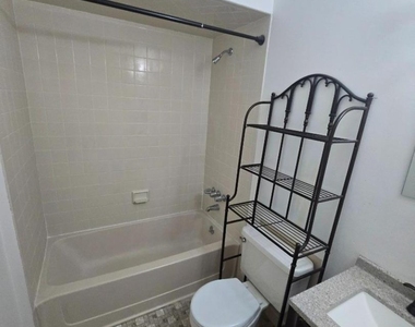 20 Augusta Dr - Photo Thumbnail 7
