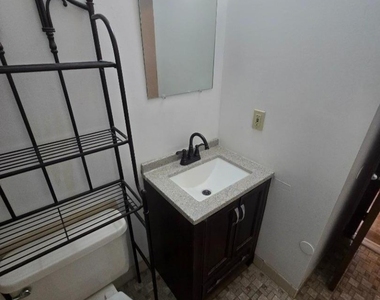 20 Augusta Dr - Photo Thumbnail 8