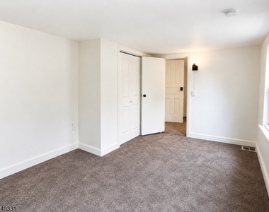 286 Chambers St - Photo Thumbnail 6