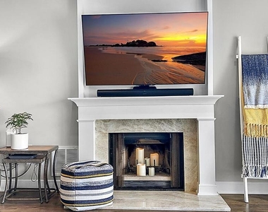 32 Sunset Avenue - Photo Thumbnail 4