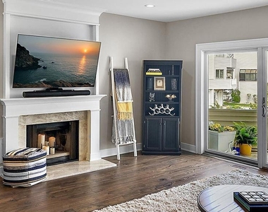 32 Sunset Avenue - Photo Thumbnail 1