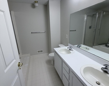 29 Madison Court - Photo Thumbnail 10