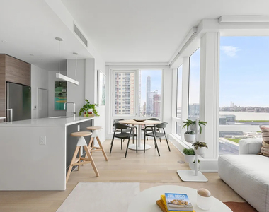 W 38th Street - Photo Thumbnail 1