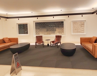West 57th Street - Photo Thumbnail 8