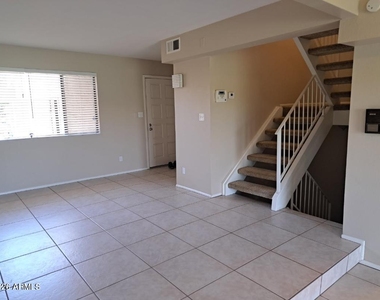 2524 S El Paradiso Drive - Photo Thumbnail 5