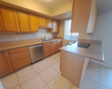 2524 S El Paradiso Drive - Photo Thumbnail 12