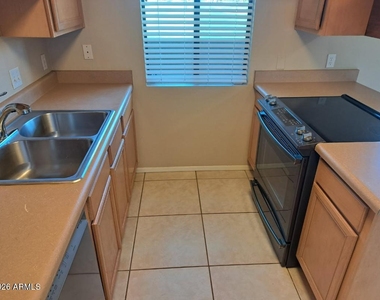 2524 S El Paradiso Drive - Photo Thumbnail 8