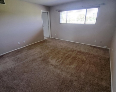 2524 S El Paradiso Drive - Photo Thumbnail 14