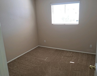 2524 S El Paradiso Drive - Photo Thumbnail 21