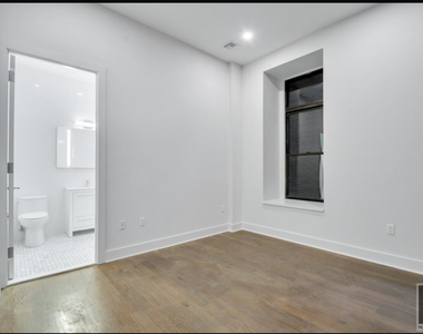 Madison Avenue - Photo Thumbnail 5