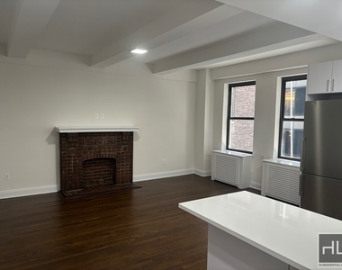 West 55 Street - Photo Thumbnail 1
