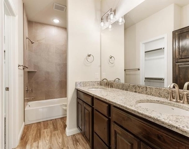 1124 Noble Flair Place - Photo Thumbnail 14