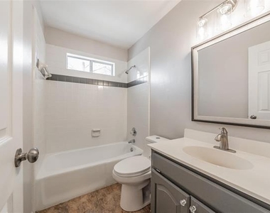 4218 Mojave Drive - Photo Thumbnail 27