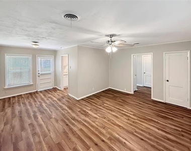 5017 Fairfax Street - Photo Thumbnail 5
