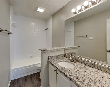 6222 Sasaki Way - Photo Thumbnail 11