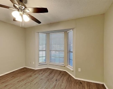 6222 Sasaki Way - Photo Thumbnail 12