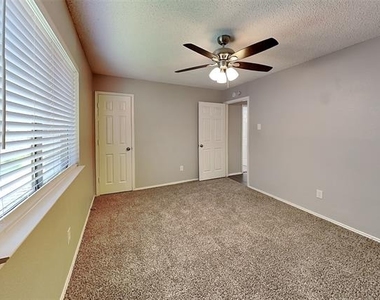 6222 Sasaki Way - Photo Thumbnail 9