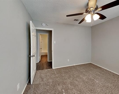 6222 Sasaki Way - Photo Thumbnail 8