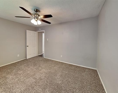 6222 Sasaki Way - Photo Thumbnail 10