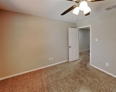 11 Willowstone Court - Photo Thumbnail 12