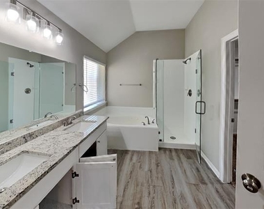 11 Willowstone Court - Photo Thumbnail 8