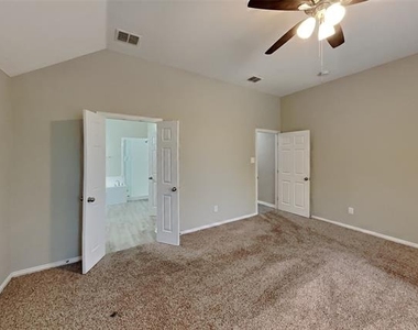 11 Willowstone Court - Photo Thumbnail 7
