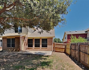11 Willowstone Court - Photo Thumbnail 18