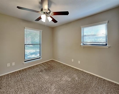 2020 Chattanooga Drive - Photo Thumbnail 12